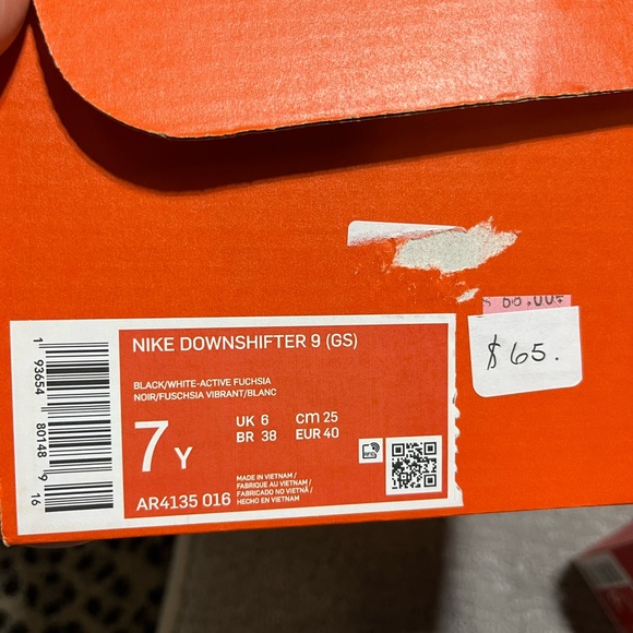 New never used nike - Picture 3 of 3